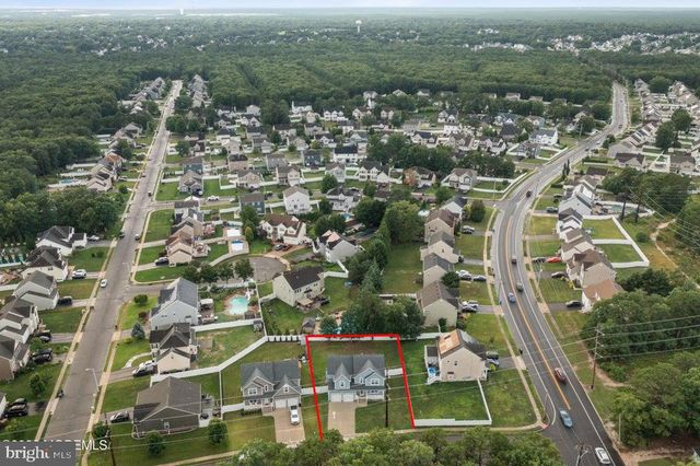 4 HARPOON DR, Barnegat, NJ 08005