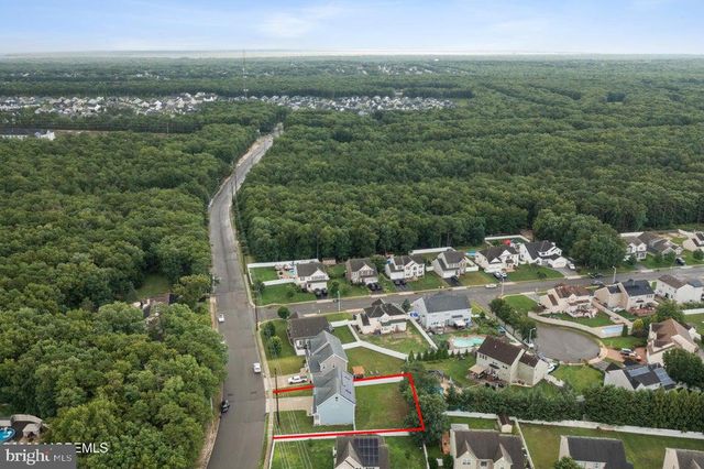 4 HARPOON DR, Barnegat, NJ 08005