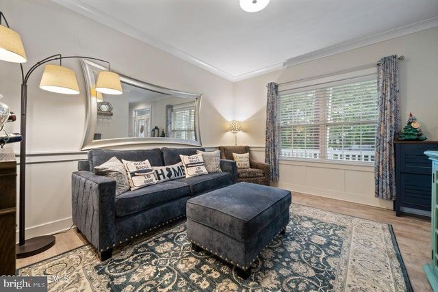 4 HARPOON DR, Barnegat, NJ 08005