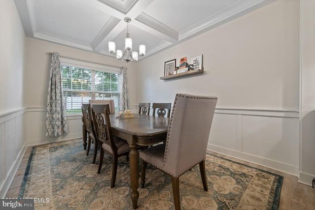 4 HARPOON DR, Barnegat, NJ 08005