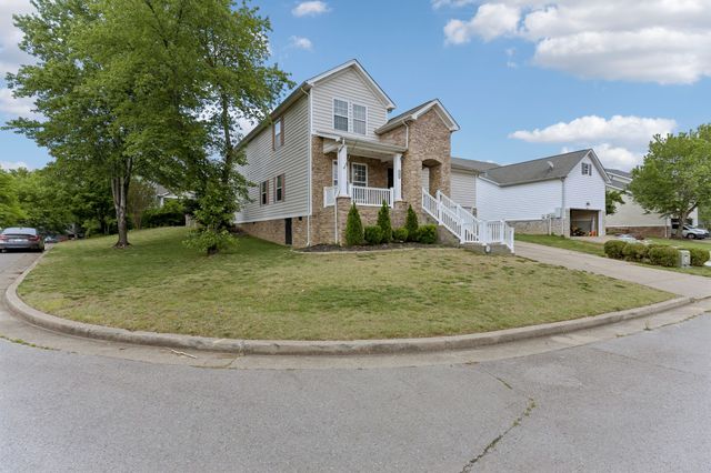 1961 Deep Woods Trl, Nashville, TN 37214