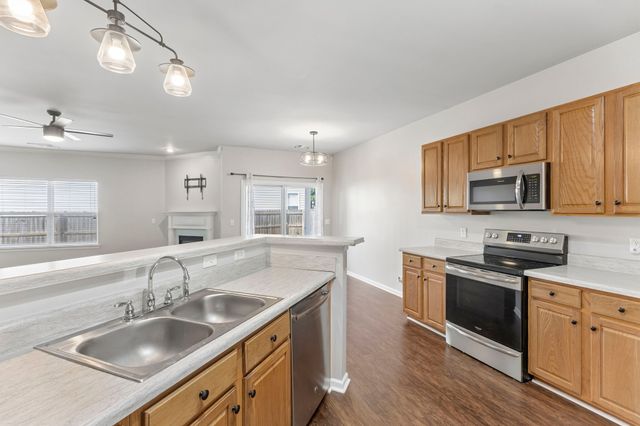 1961 Deep Woods Trl, Nashville, TN 37214