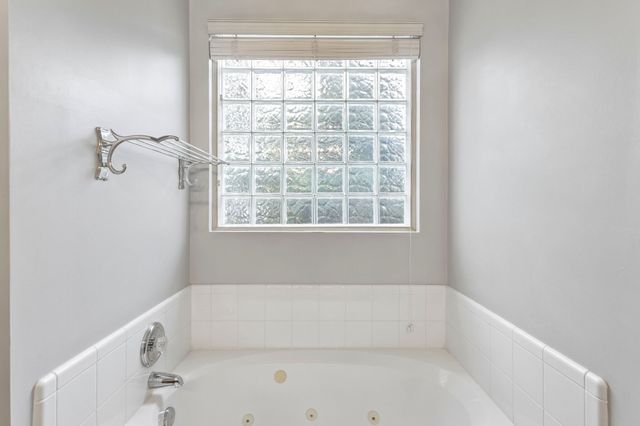 1961 Deep Woods Trl, Nashville, TN 37214