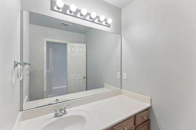 1961 Deep Woods Trl, Nashville, TN 37214