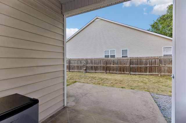 1961 Deep Woods Trl, Nashville, TN 37214