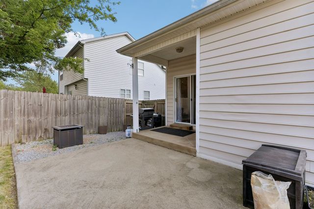 1961 Deep Woods Trl, Nashville, TN 37214