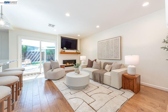 32732 Goshen St, Union City, CA 94587