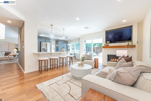 32732 Goshen St, Union City, CA 94587