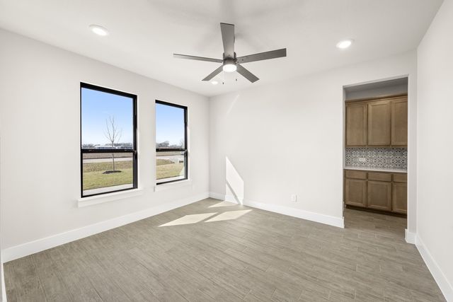 2301 Maywood Lane, Palmer, TX 75152