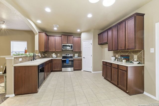 10510 Corvey Lane, Helotes, TX 78023