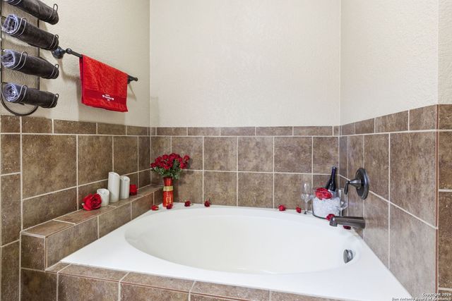 10510 Corvey Lane, Helotes, TX 78023