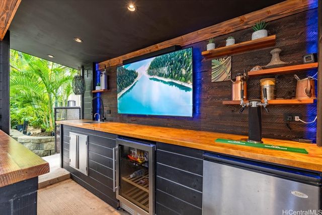 89-1183 Pikaiolena Street, Waianae, HI 96792