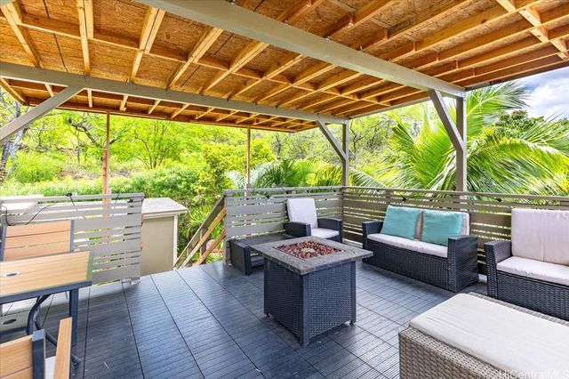 89-1183 Pikaiolena Street, Waianae, HI 96792