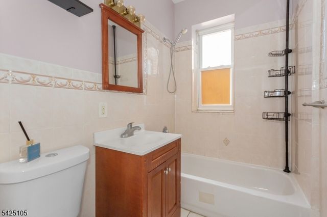 133 N Maple Ave 405, East Orange City, NJ 07017