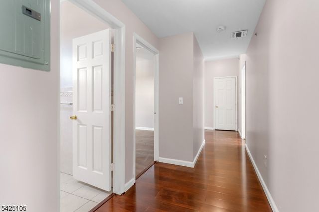 133 N Maple Ave 405, East Orange City, NJ 07017