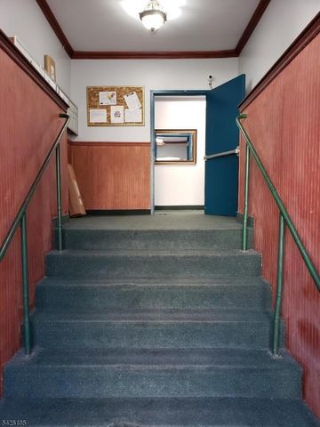 133 N Maple Ave 405, East Orange City, NJ 07017