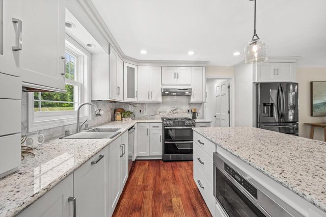 11912 N Lantern LANE, Mequon, WI 53092