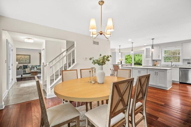 11912 N Lantern LANE, Mequon, WI 53092