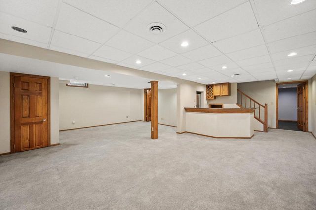 11912 N Lantern LANE, Mequon, WI 53092