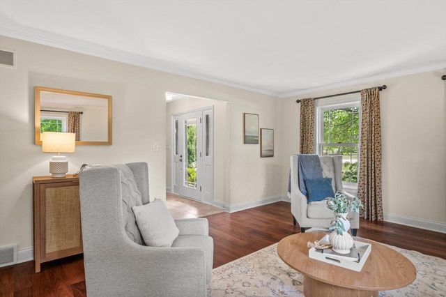 11912 N Lantern LANE, Mequon, WI 53092