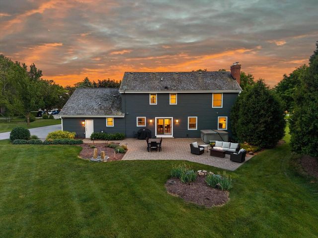 11912 N Lantern LANE, Mequon, WI 53092