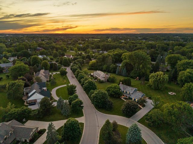 11912 N Lantern LANE, Mequon, WI 53092