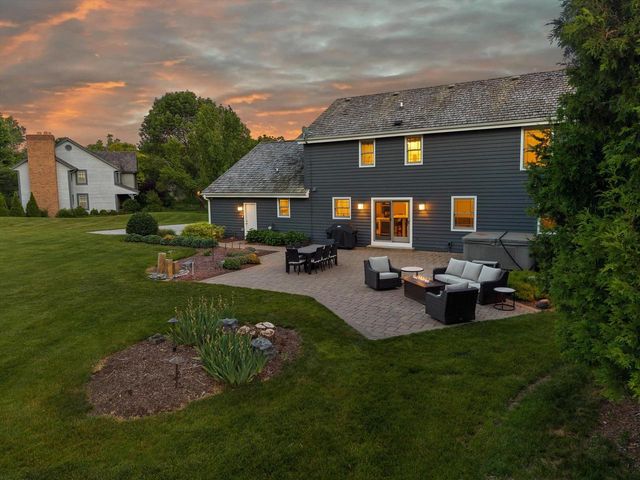 11912 N Lantern LANE, Mequon, WI 53092