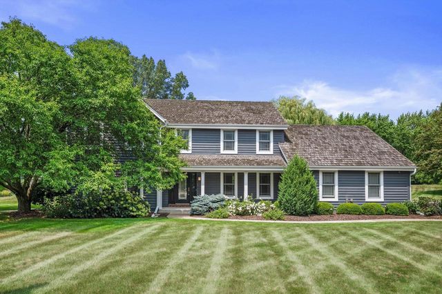 11912 N Lantern LANE, Mequon, WI 53092