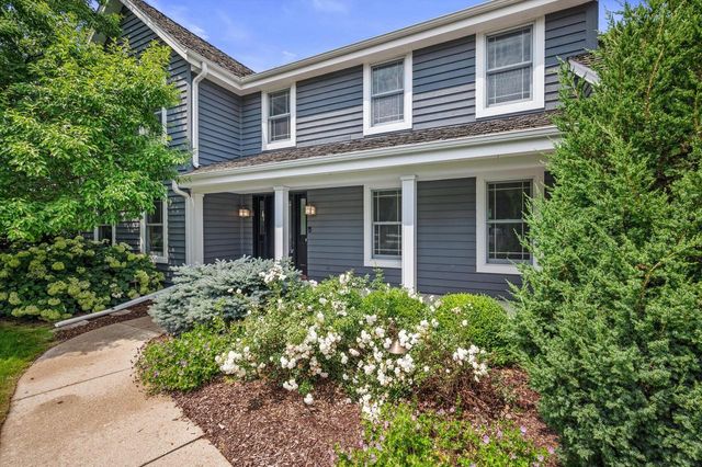 11912 N Lantern LANE, Mequon, WI 53092