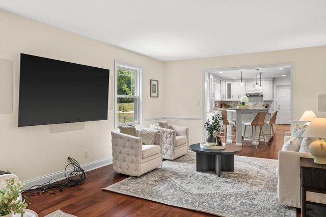 11912 N Lantern LANE, Mequon, WI 53092