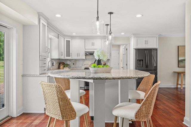 11912 N Lantern LANE, Mequon, WI 53092