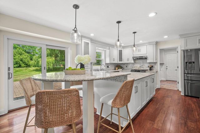 11912 N Lantern LANE, Mequon, WI 53092