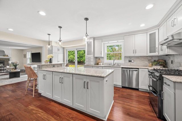 11912 N Lantern LANE, Mequon, WI 53092