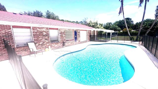 8102 PIONEER Road, Royal Palm Beach, FL 33411