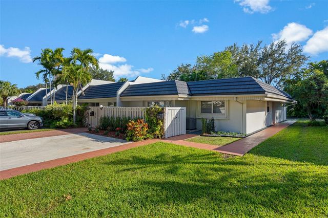 8134 SW 83rd St, Miami, FL 33143