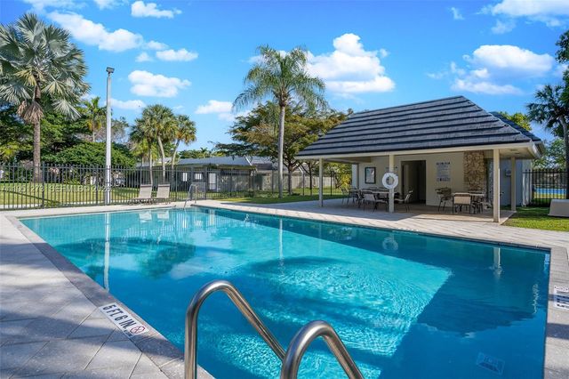 8134 SW 83rd St, Miami, FL 33143