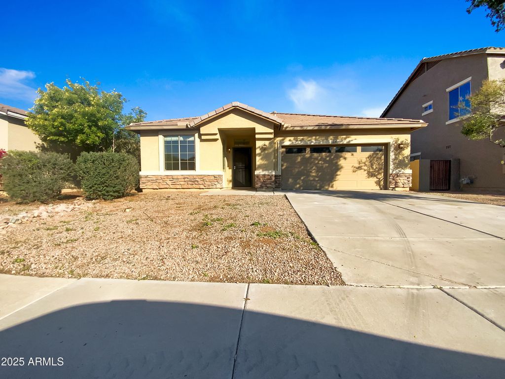 230 W PACIFIC Drive, Casa Grande, AZ 85122