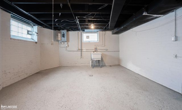 14054 Woodmont Avenue, Detroit, MI 48227