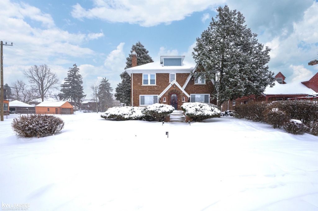 14054 Woodmont Avenue, Detroit, MI 48227