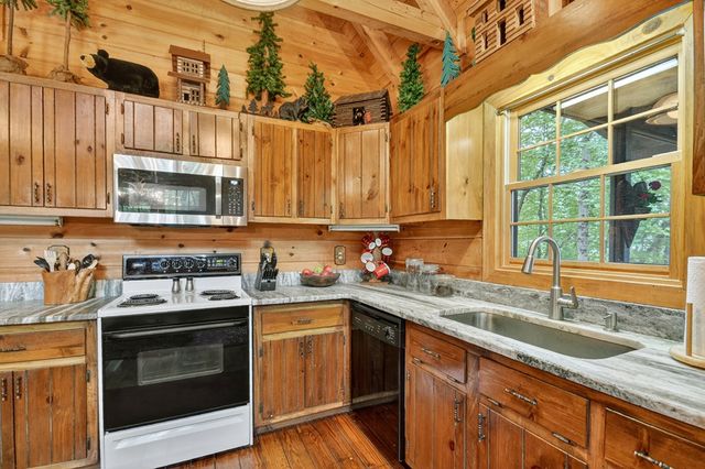 270 Walnut Mountain Road, Ellijay, GA 30540