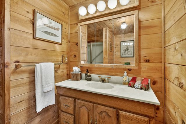 270 Walnut Mountain Road, Ellijay, GA 30540