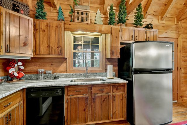 270 Walnut Mountain Road, Ellijay, GA 30540