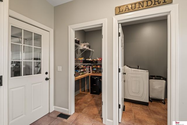 1917 Beaver Lake Boulevard, Plattsmouth, NE 68048