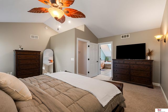 1917 Beaver Lake Boulevard, Plattsmouth, NE 68048