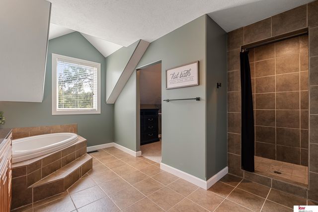 1917 Beaver Lake Boulevard, Plattsmouth, NE 68048