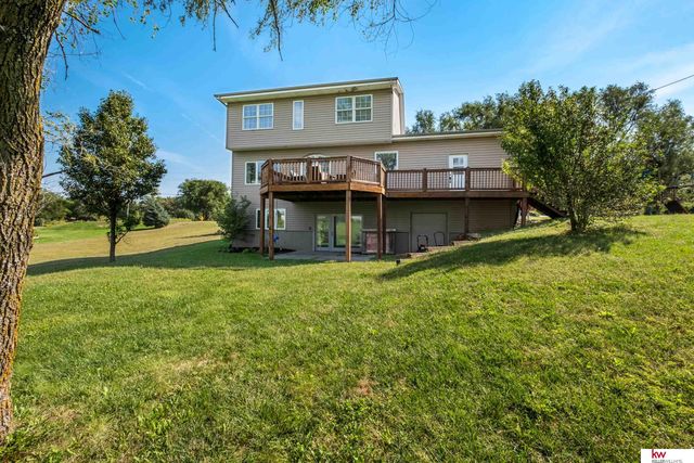 1917 Beaver Lake Boulevard, Plattsmouth, NE 68048