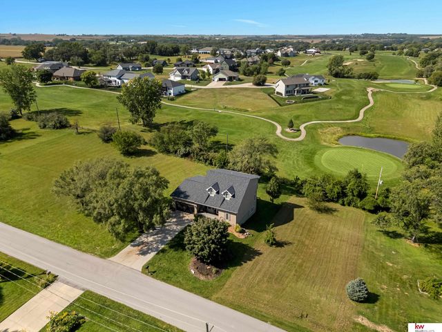 1917 Beaver Lake Boulevard, Plattsmouth, NE 68048