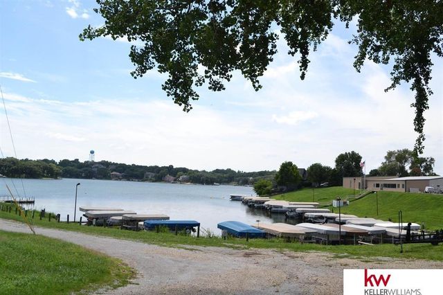 1917 Beaver Lake Boulevard, Plattsmouth, NE 68048