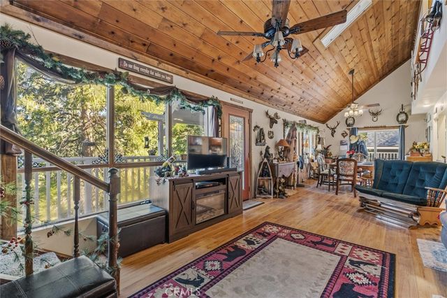 1040 Jungfrau, Crestline, CA 92325