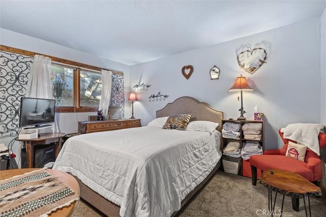 1040 Jungfrau, Crestline, CA 92325